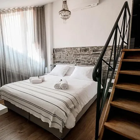 Casa Boutique, Pietra E Design Nel Centro Storico Como
